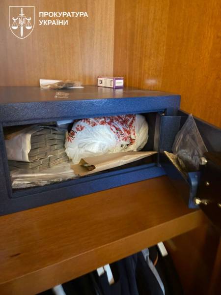 Суд заарештував п’ятьох осіб, яких підозрюють у приховуванні діяльності мережі "порноофісів". 9 Суд заарештував п’ятьох осіб, яких підозрюють у приховуванні діяльності мережі "порноофісів". 9