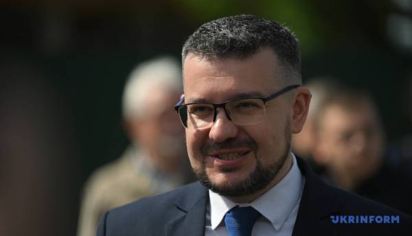 Лідера ОУН Андрія Мельника разом із дружиною було перепоховано на Національному військовому меморіалі. 27 Лідера ОУН Андрія Мельника разом із дружиною було перепоховано на Національному військовому меморіалі. 27