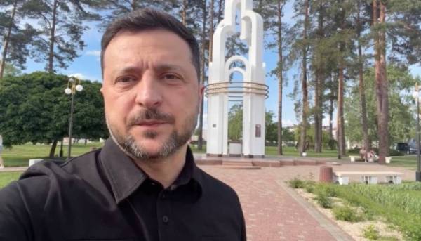 Головна 72 Зеленський у Славутичі: Україна зміцнить кордон, а Лукашенко має бути напоготові на випадок нападу