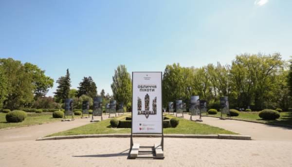 Виставка «Обличчя піхоти» з портретами захисників відкрилася в Києві.