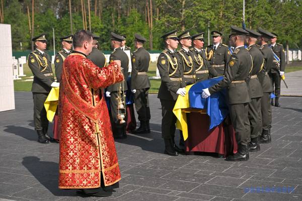 Лідер ОУН Андрій Мельник віднайшов свій останній спочинок. Якими будуть подальші кроки? 28