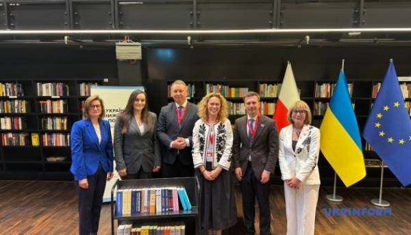У Гданську започатковано «Українську книжкову полицю» 4