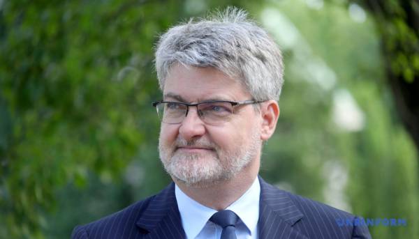 На території Софії Київської з'явилося нове дерево, присвячене Анні Ярославні. 6 На території Софії Київської з'явилося нове дерево, присвячене Анні Ярославні. 6