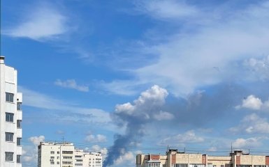 Вибухи та займання на нафтопереробному заводі в Уфі — кадри.