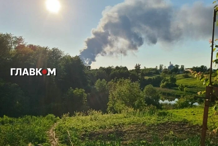 Київщина під ударом Шахедів: дим здіймається над місцем атаки (оновлено)