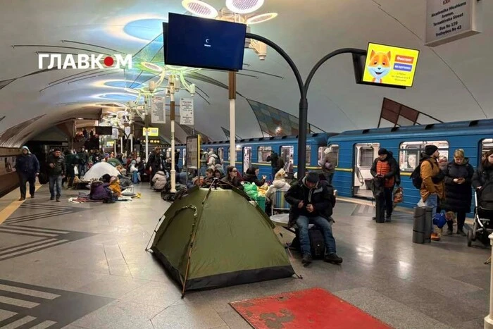 Обмеження на встановлення наметів у метро під час повітряних тривог: петиція на сайті Київради 14 Обмеження на встановлення наметів у метро під час повітряних тривог: петиція на сайті Київради 4