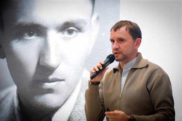 Розбудова національної самосвідомості зміцнила Україну 8