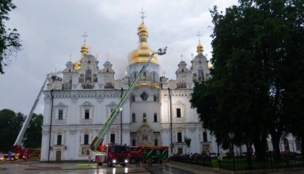 Єпископ Авраамій: Своєчасна евакуація врятувала реліквії Лаври