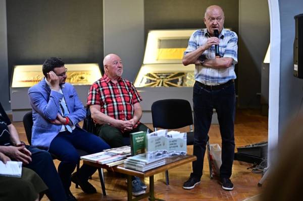 У столиці представили книгу про 30 місць Симона Петлюри в Києві. 8 У столиці представили книгу про 30 місць Симона Петлюри в Києві. 8