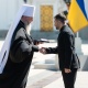 Президент України Володимир Зеленський вручив нагороди та присвоїв почесні звання 198 українцям, п'ять із яких були удостоєні цього посмертно. 23
