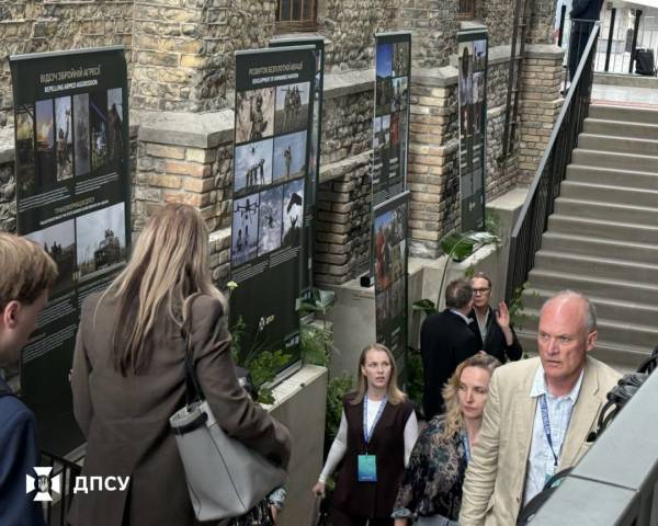 Фотовиставка, що вшановує українських прикордонників, була відкрита в Латвії. 10