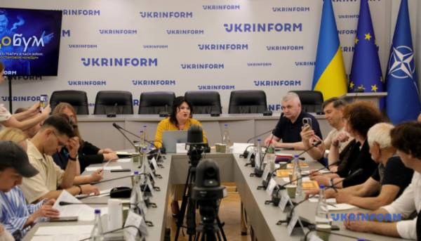 За останні роки в театрах восьми міст з'явилося 11 постановок за мотивами "Енеїди". 11