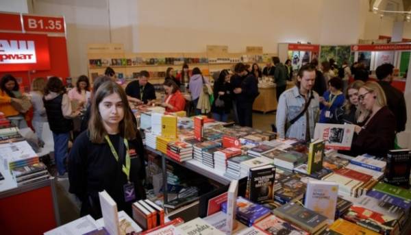 Головна 155 Книжковий арсенал №14 зібрав 27 тисяч відвідувачів