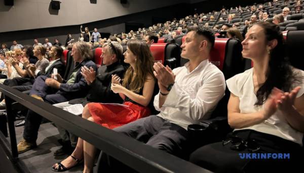 Переможців кінофестивалю «Миколайчук OPEN» назвали в Чернівцях 13 Переможців кінофестивалю «Миколайчук OPEN» назвали в Чернівцях 13