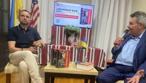 В’ятрович: Україна готова призупинити політичні оцінки історії, Польща – поки що ні