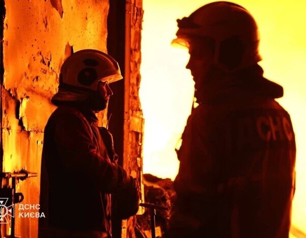 Рятувальні служби загасили пожежу, яка виникла внаслідок російського удару по&hellip;