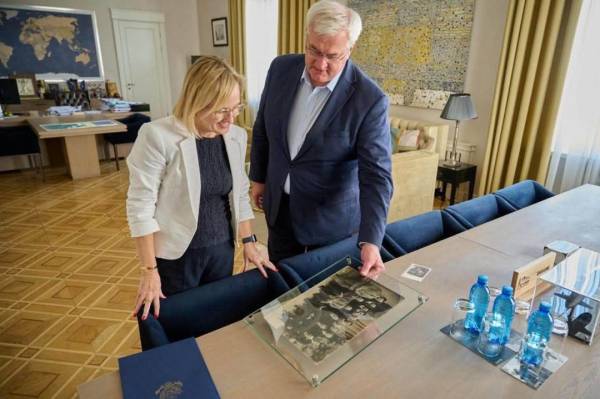 Sibiga received the US Chargé d'Affaires Davis, who is completing her mission in Ukraine. 7