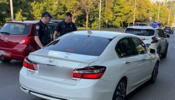 Двох іноземців, які перебували у міжнародному розшуку, було затримано у&hellip;