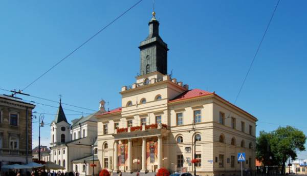 У Любліні зняли прапор України з ратуші, оскільки підрозділ ССО було названо на честь Героїв УПА. 5 У Любліні зняли прапор України з ратуші, оскільки підрозділ ССО було названо на честь Героїв УПА. 5