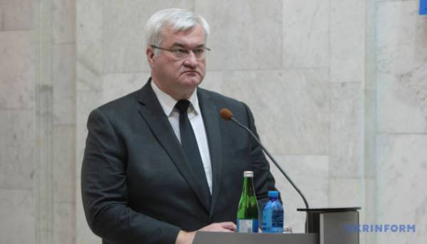 Сибіга відвідав Сеул