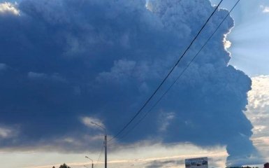 Головна 160 Масовані загоряння охопили російську нафтобазу та підприємство “Азот” — кадри