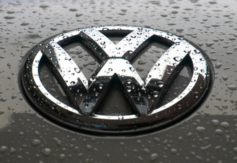 Volkswagen скорочує 100 000 співробітників та закриває заводи через нестійку бізнес-модель 16 Volkswagen скорочує 100 000 співробітників та закриває заводи через нестійку бізнес-модель 9