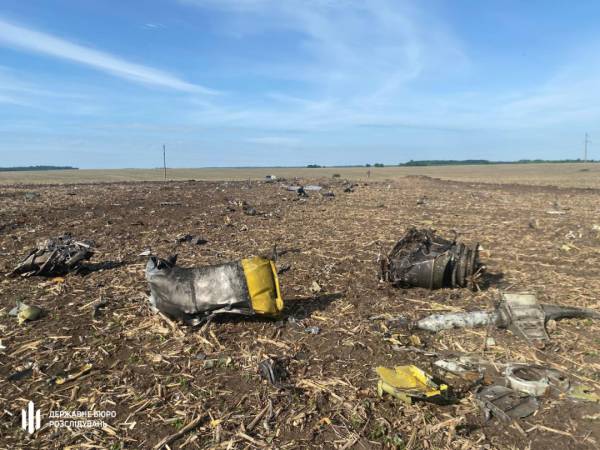 Авіакатастрофа Су-24М на Хмельниччині: розслідувачі допитали свідків та одержали результати ДНК-експертизи 6