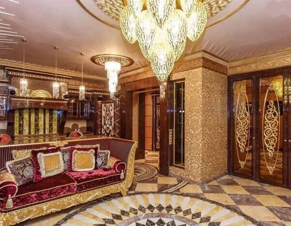 «Дім Аладдіна». На Печерську виставлено на продаж елітна квартира, що&hellip;