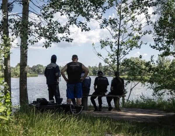 Головна 118 На озері Редькине третю добу тривають пошуки потонулого чоловіка