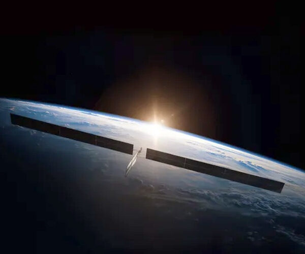 SpaceX розгортає мільйонний зоряний рой: ШІ-супутники Starmind вже заповнюють орбіту