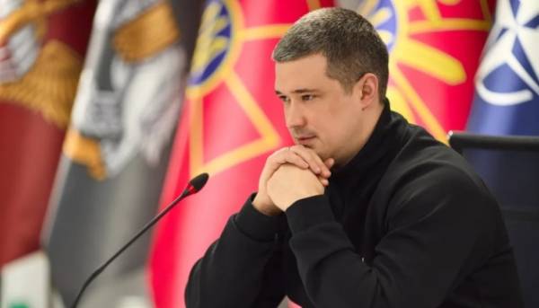 Головна 103 Федоров, Сирський та Гнатов провели обговорення з військовими щодо першої…