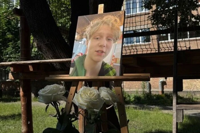 Київ оплакує 12-річного Григорія Глушича, який загинув у резонансній автомобільній&hellip;