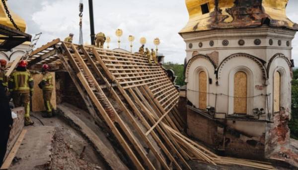 Головна 142 Пошкоджено 19 пам’яток культурної спадщини на території Києво-Печерської лаври.