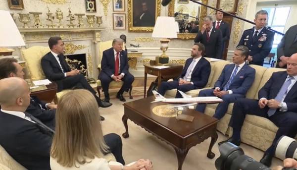 Зеленський, за оцінкою Трампа, «досить непогано тримається» у війні проти Росії.