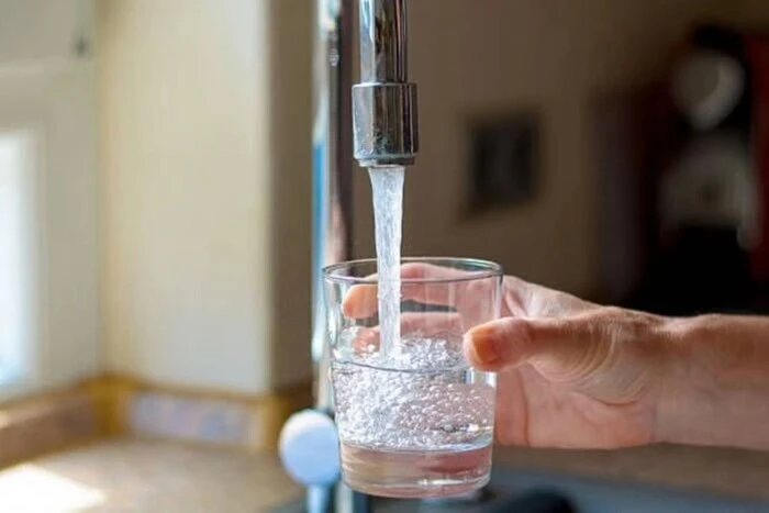 Промивка труб на Оболоні 17-18 червня: де не можна буде вживати воду з-під крана