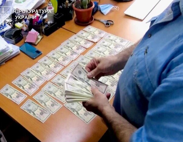 Головна 130 Винесено вирок двом шахраям, які намагалися реалізувати майже 250 тисяч…