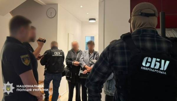 Головна 108 Правоохоронці викрили групу творців підробки програми «Резерв+»