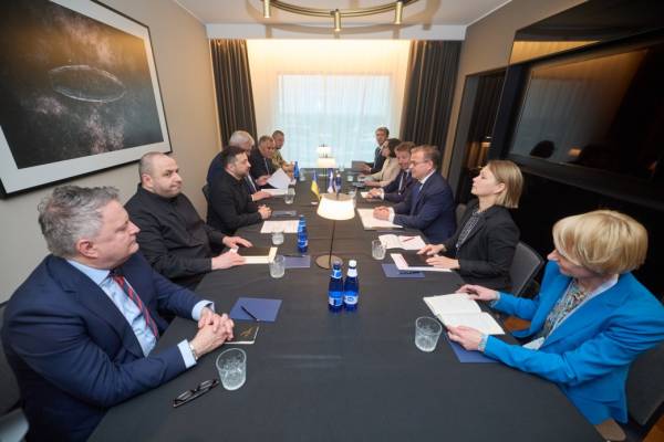 Зеленський та Орпо обговорили підготовку угоди щодо дронів та роботу над антибалістичною програмою. 6 Зеленський та Орпо обговорили підготовку угоди щодо дронів та роботу над антибалістичною програмою. 6