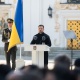 Президент України Володимир Зеленський вручив нагороди та присвоїв почесні звання 198 українцям, п'ять із яких були удостоєні цього посмертно. 21