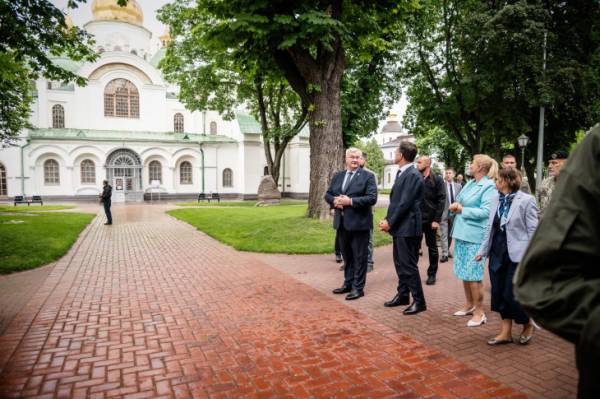 Перед зустріччю в Анкарі зв'язки України з НАТО отримують новий поштовх - Сибіга 7