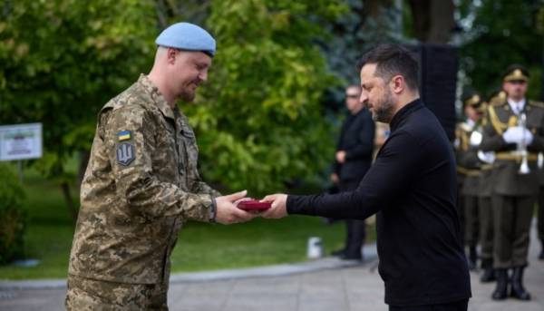 Володимир Зеленський відзначив бійців Сил безпілотних систем ЗСУ