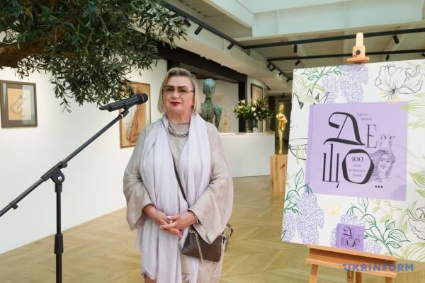 У Києві презентували збірку незвичайних афоризмів та філософських роздумів «100 не зовсім звичайних ідей» 10