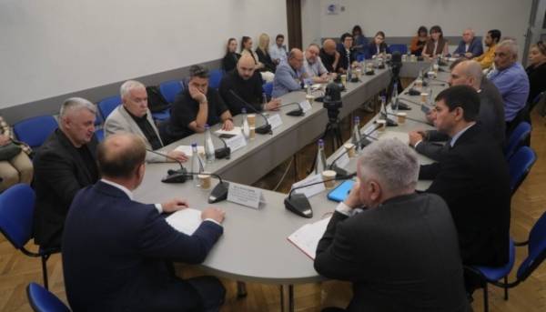 Дипломат розповів про труднощі спілкування на Близькому Сході, закликавши ЗМІ не згадувати Росію.
