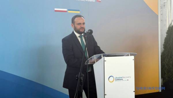 Україна та Польща обговорили труднощі з чергами на кордоні –&hellip;