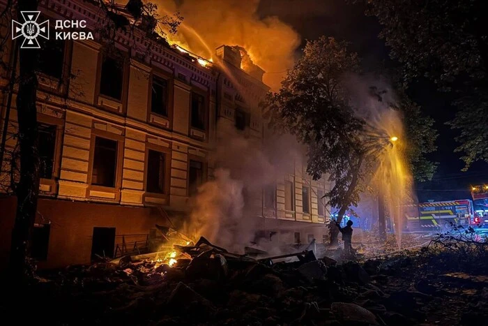 Столиця зазнала однієї з наймасштабніших атак. Зеленський звернувся до партнерів 41 Столиця зазнала однієї з наймасштабніших атак. Зеленський звернувся до партнерів 28