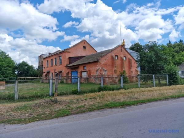 Гельмязів: від карти Гійома де Боплана до купюри два тисячі гривень НБУ 25 Гельмязів: від карти Гійома де Боплана до купюри два тисячі гривень НБУ 25