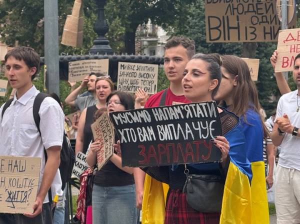 Мітинги в Києві та інших містах тривають вже шостий день поспіль. 18 Мітинги в Києві та інших містах тривають вже шостий день поспіль. 18