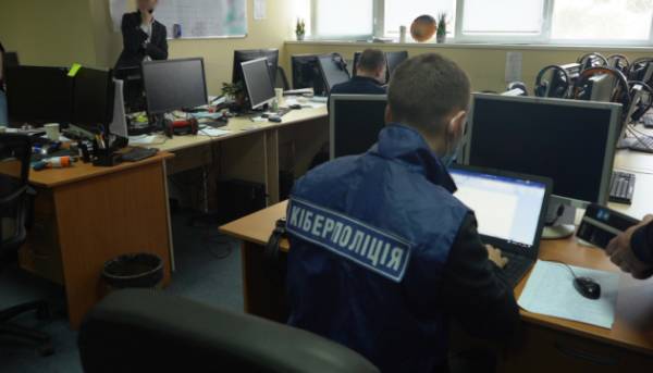 Кіберполіція ліквідувала 28 кримінальних мереж цього року. 5 Кіберполіція ліквідувала 28 кримінальних мереж цього року. 5