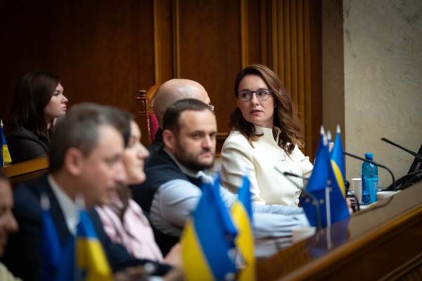 Парламент висловив недовіру Свириденко та її кабінету. 6