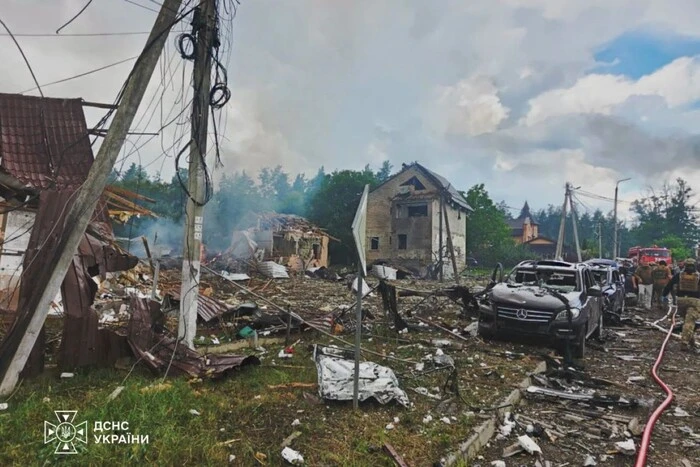 Внаслідок балістичного удару по Київщині пошкоджено майже 30 будинків